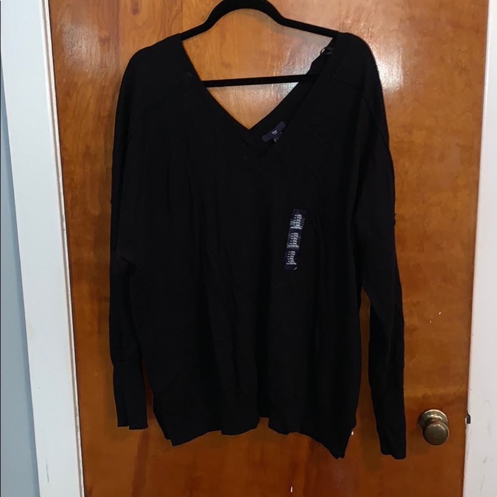 BRAND NEW DOUBLE V-NECK GAP SWEATER